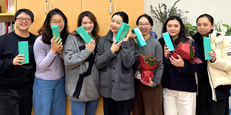 �Ķ������ϸ�УŮ��ʦ������ֵ294��Ԫ����ˮ