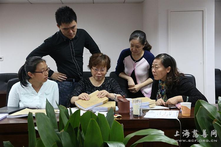 进行讨论研究 201410290451269181.jpg