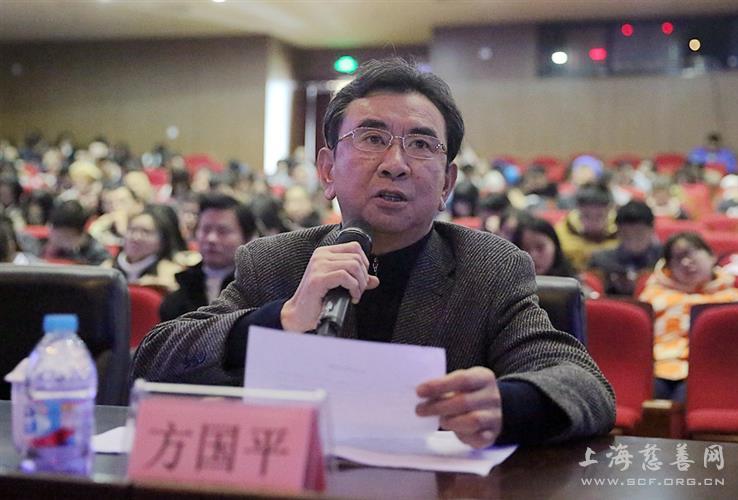 方国平为选手作点评 图像